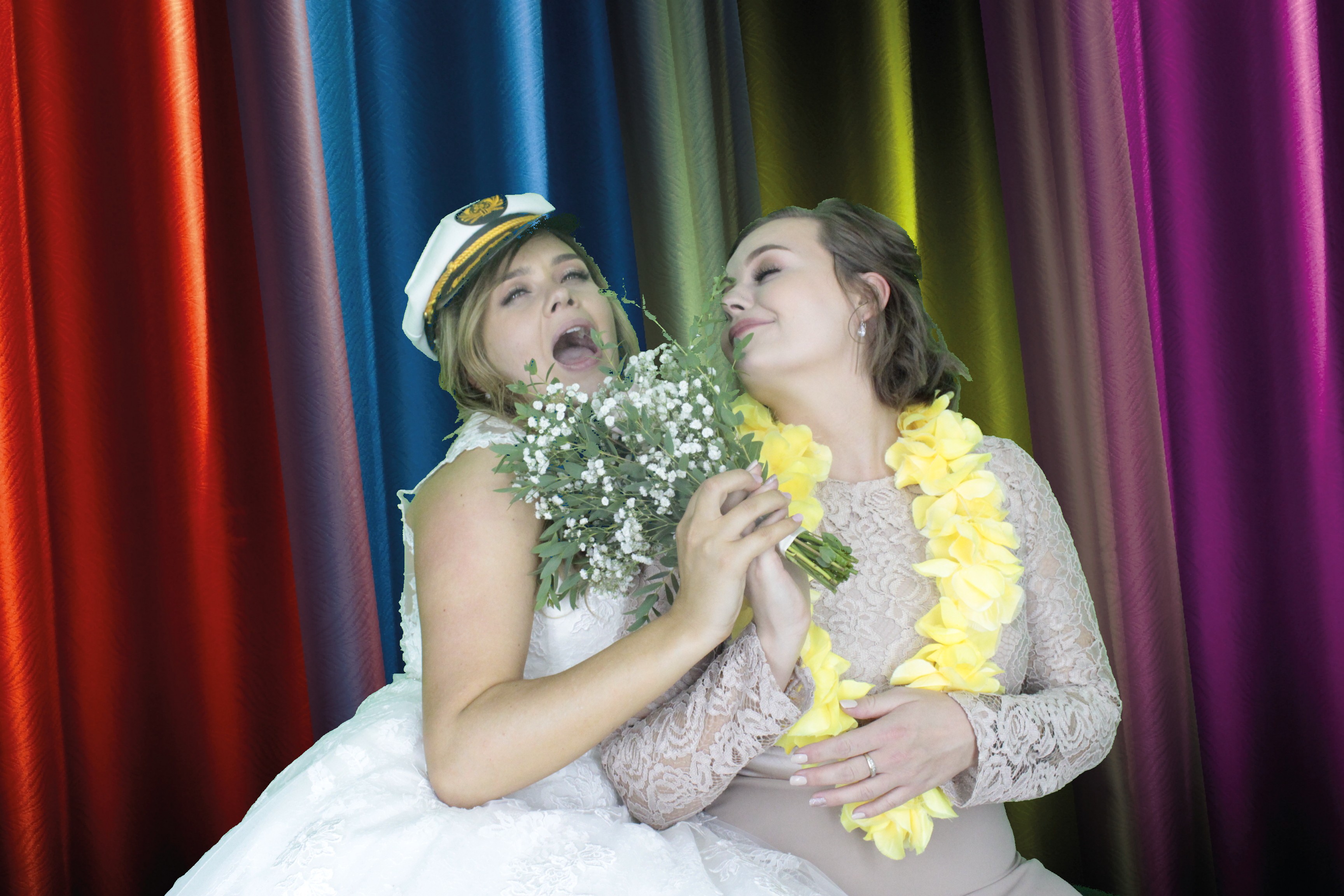 Mr & Mrs Hillier | View more photos from the event at gallery.myphotoboothexperience.co.uk/u/MyPhotoBoothExperienceLtd/Mr-Mrs-Hillier